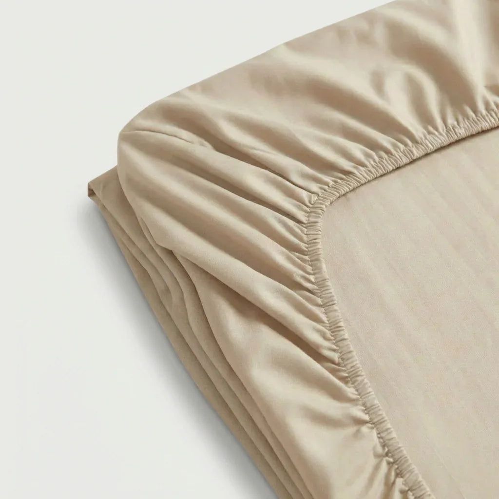 Drap-housse 100 % coton jersey blanc, doux et extensible, ajusté pour matelas avec bonnets élastiqués, confort naturel et maintien parfait