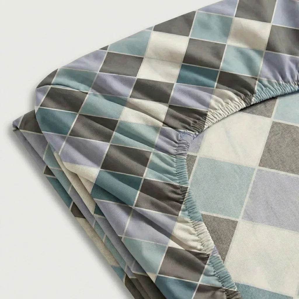 drap-housse en percale de coton blanc, texture lisse et maintien optimal sur matelas