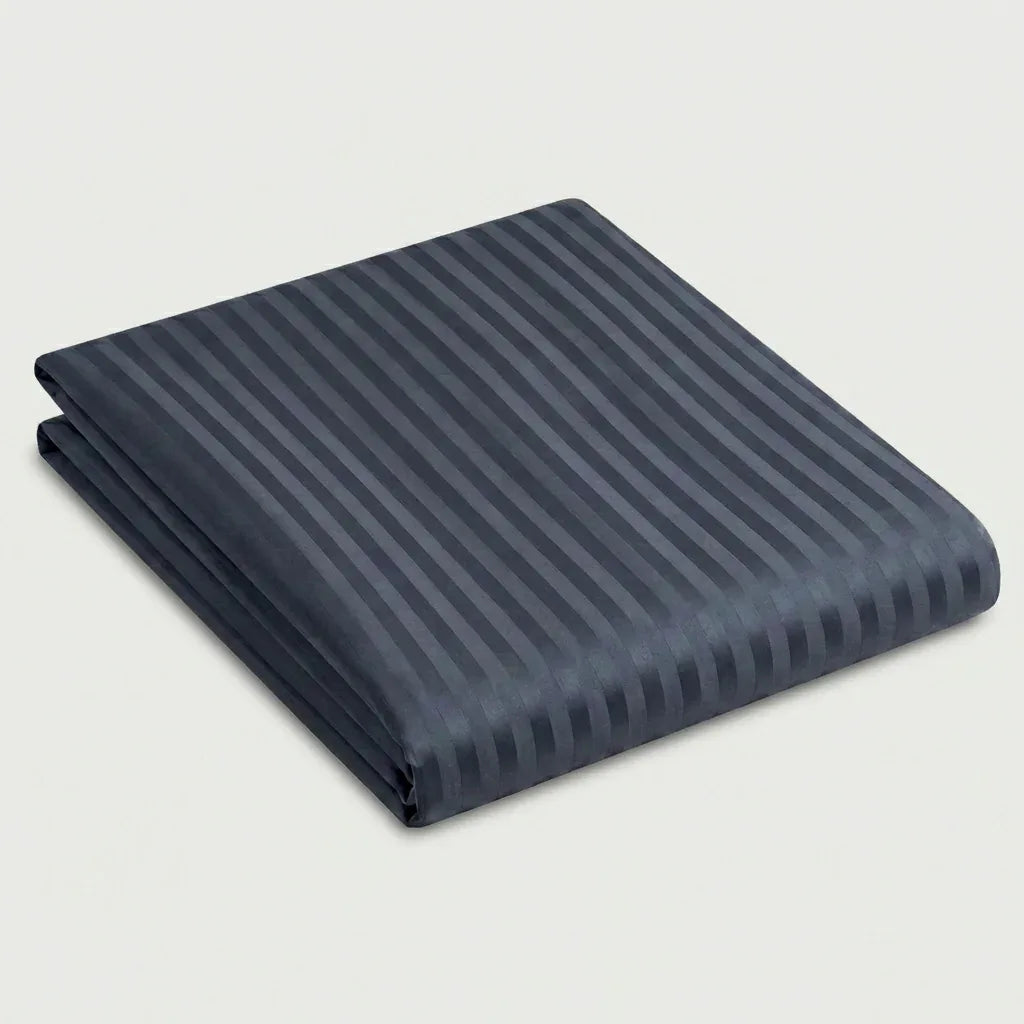 Drap plat satin de coton - Rayures satinées en Gris Bleuté – - MaisonTextile