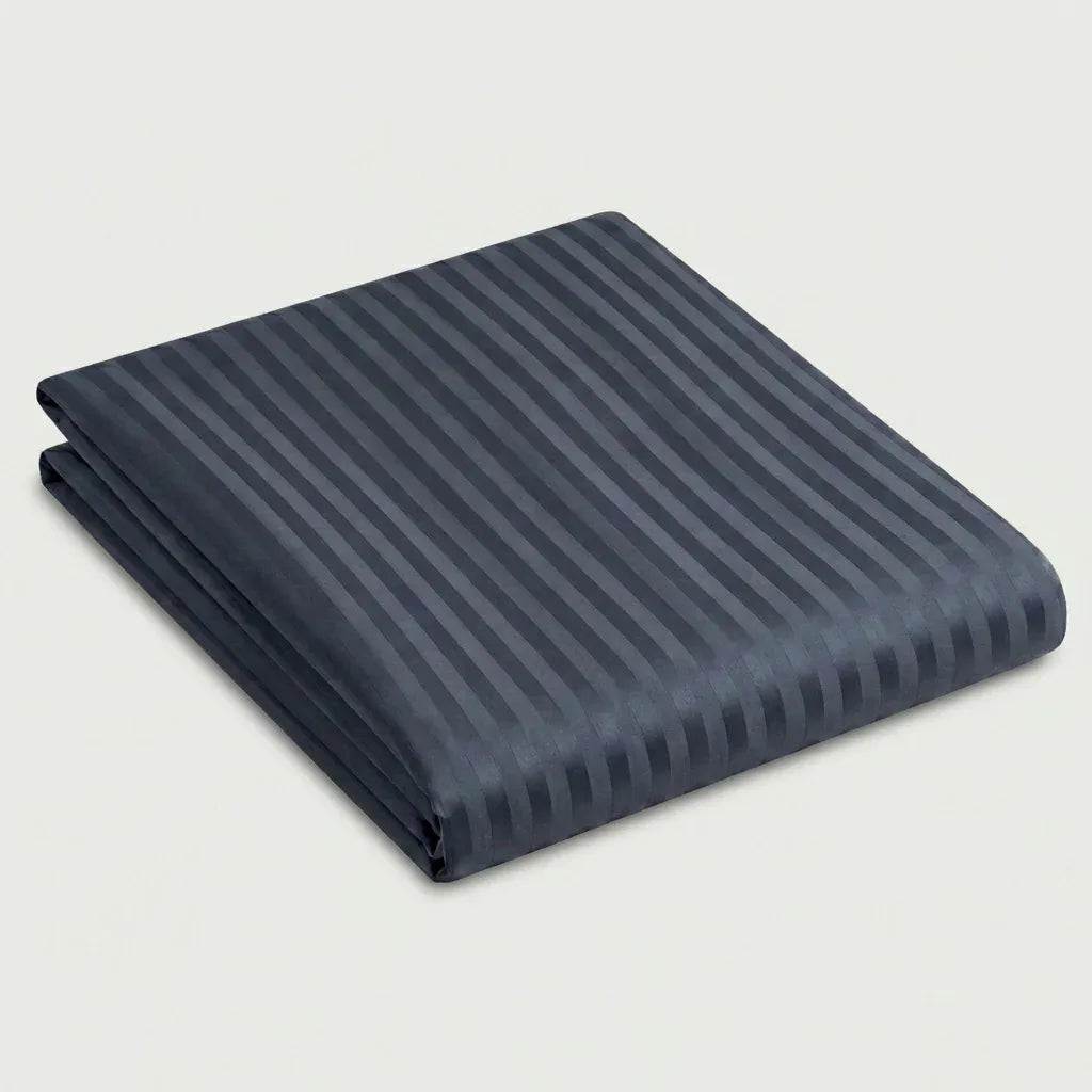Drap plat satin de coton - Rayures satinées en Gris Bleuté – - MaisonTextile