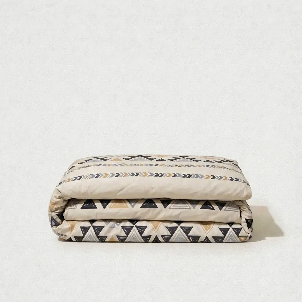 Housse de couette en polycoton légère, résistante et douce pour un confort durable et un entretien facile