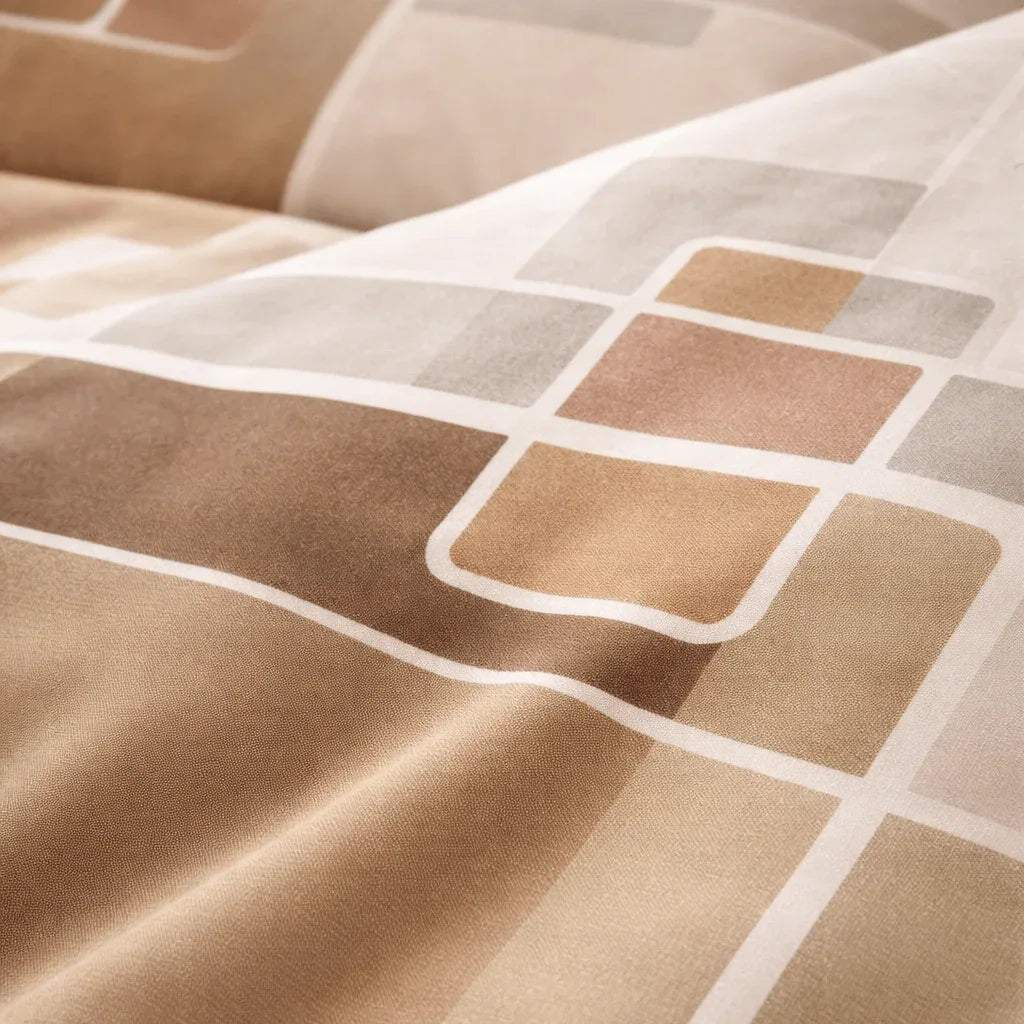 Housse de couette en polycoton 78 fils/cm², douce, résistante et facile d'entretien, pour un lit confortable et durable.
