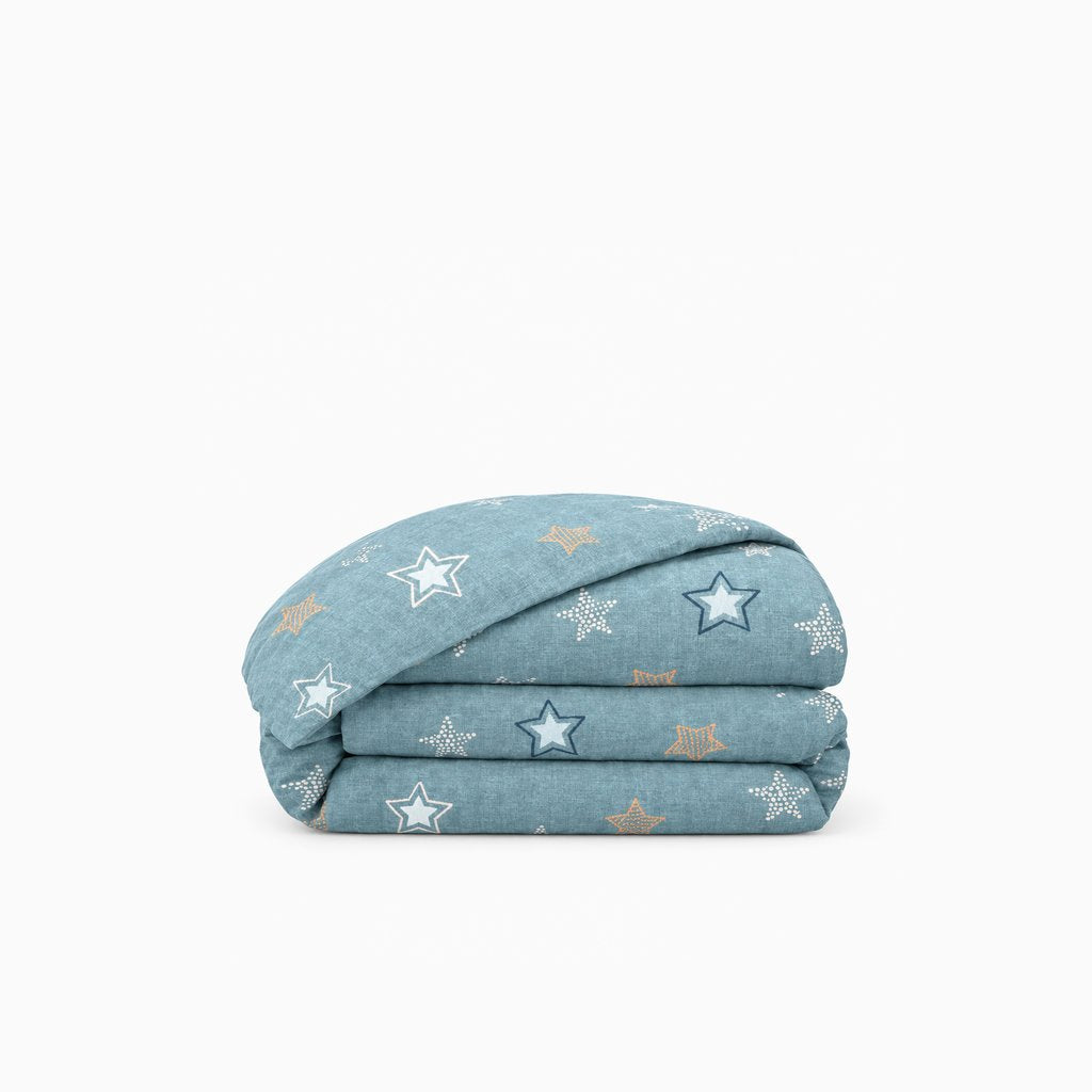Housse de couette en percale de coton 100 fils/cm², texture lisse et respirante, finition élégante et durable.