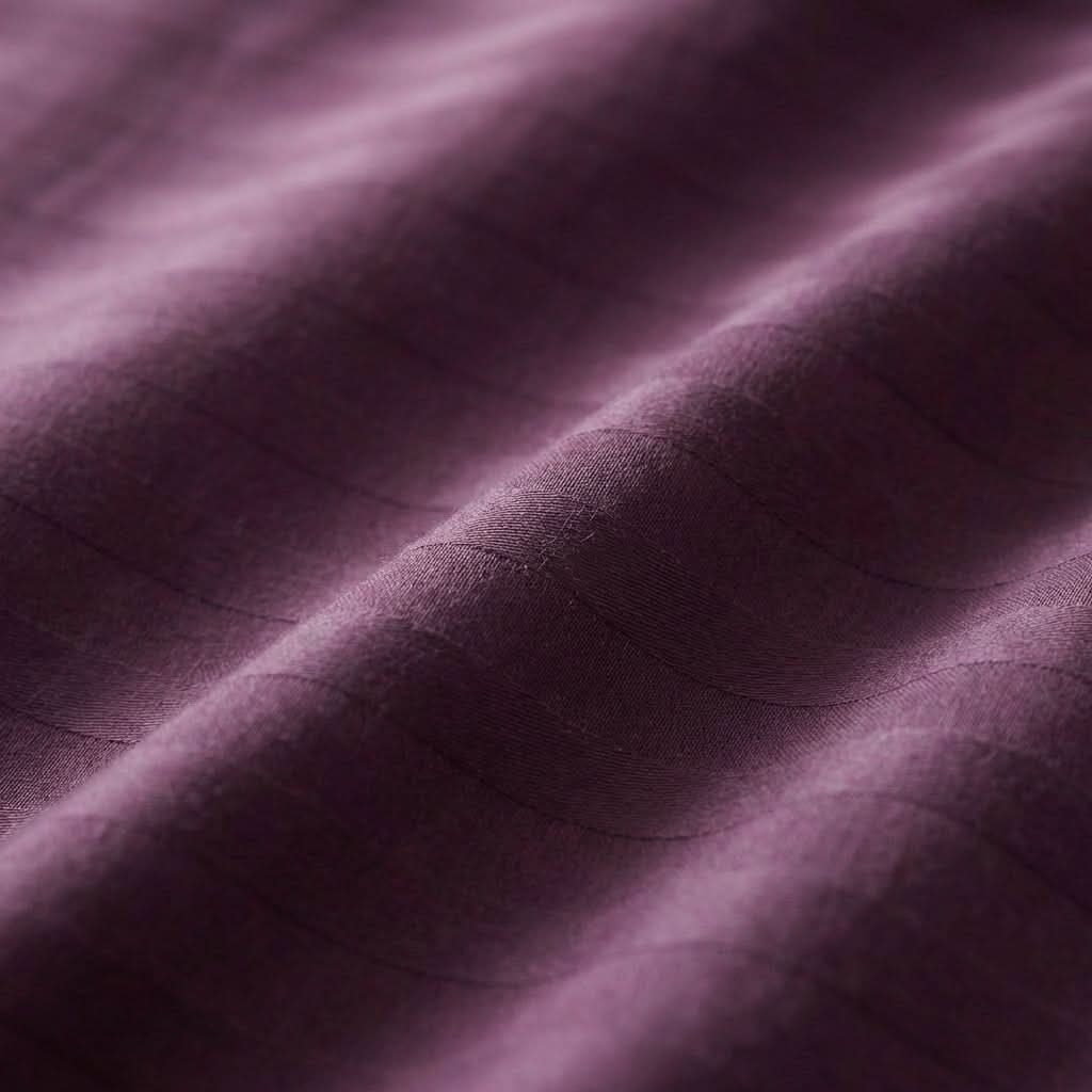 Housse de couette satin de coton - Rayures satinées en Mauve Bordeaux – Linge de lit haut de gamme - MaisonTextile