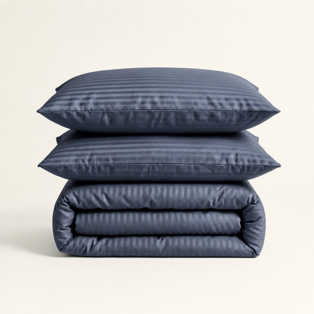 Parure de lit en satin de coton – Rayures satinées en Gris Bleuté – Linge de lit haut de gamme - MaisonTextile