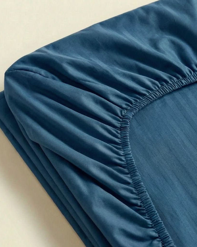 Drap - housse satin de coton - Rayures satinées en Bleu Océan – Linge de lit haut de gamme - MaisonTextile