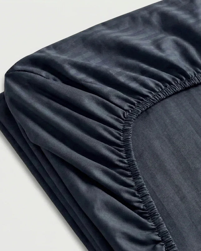 Drap - housse satin de coton - Rayures satinées en Gris Bleuté – Linge de lit haut de gamme - MaisonTextile