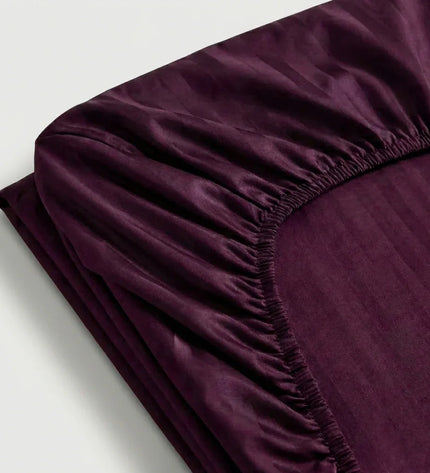 Drap - housse satin de coton - Rayures satinées en Mauve Bordeaux – Linge de lit haut de gamme - MaisonTextile