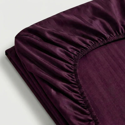 Drap - housse satin de coton - Rayures satinées en Mauve Bordeaux – Linge de lit haut de gamme - MaisonTextile