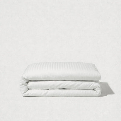 Housse de couette satin de coton - Rayures satinées en Blanc Neige – Linge de lit haut de gamme - MaisonTextile