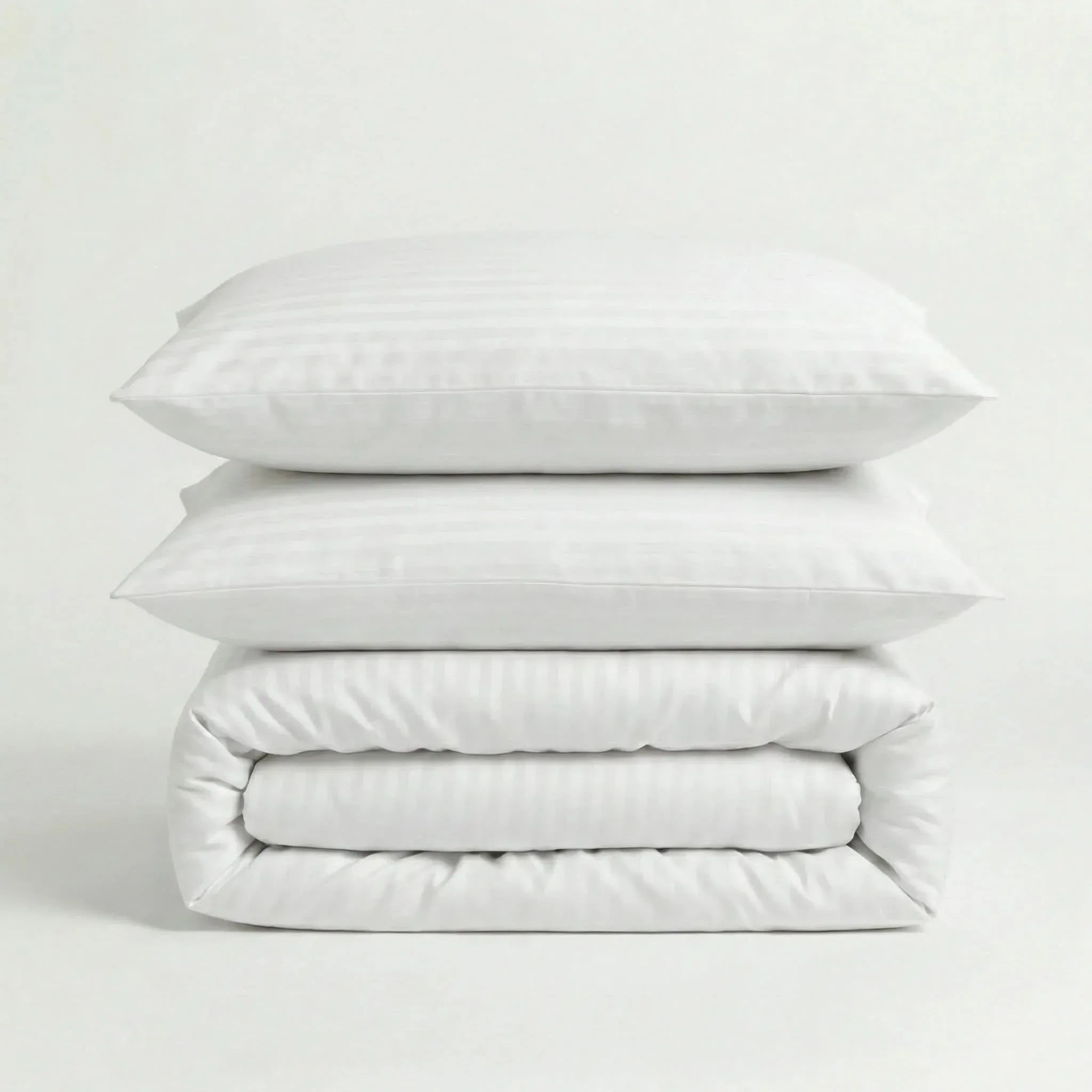 Parure de lit en satin de coton – Rayures satinées en Blanc Neige – Linge de lit haut de gamme - MaisonTextile