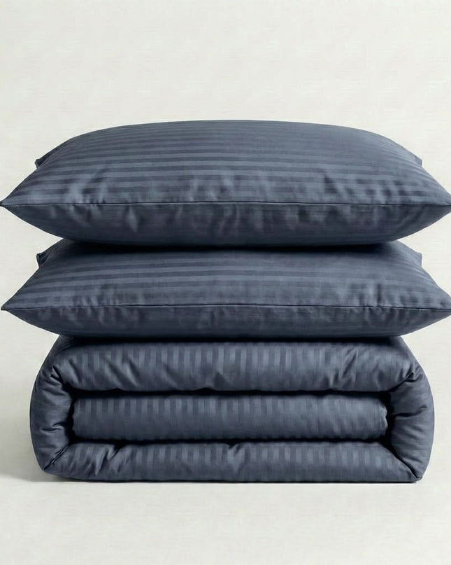 Parure de lit en satin de coton – Rayures satinées en Gris Bleuté – Linge de lit haut de gamme - MaisonTextile