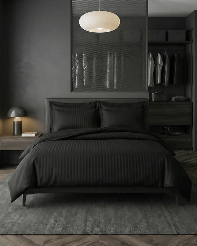 Parure de lit en satin de coton – Rayures satinées en Noir Signature – Linge de lit haut de gamme - MaisonTextile